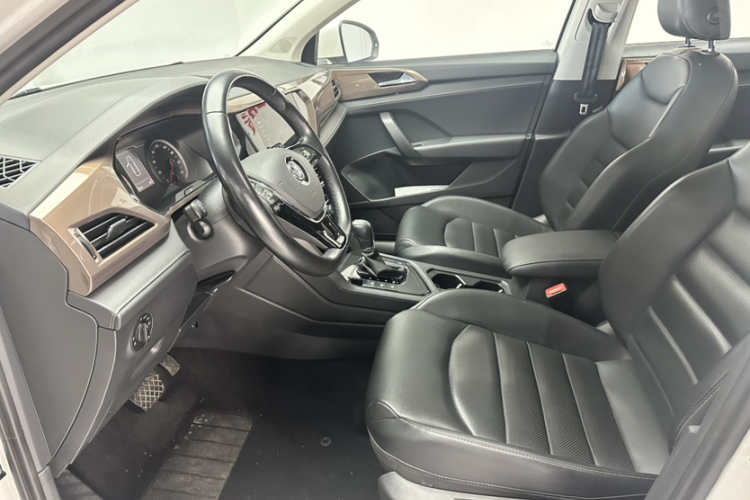 大众 途岳 2020款 改款 330TSI 四驱豪华版PLUS 国VI中控内饰7004