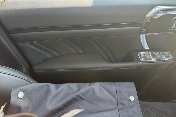 坦克400 2025款 2.4T 柴油版中控内饰7007