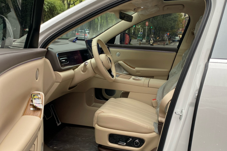 鸿蒙智行 问界M7 2026款 增程 Max四驱版 5座中控内饰7003