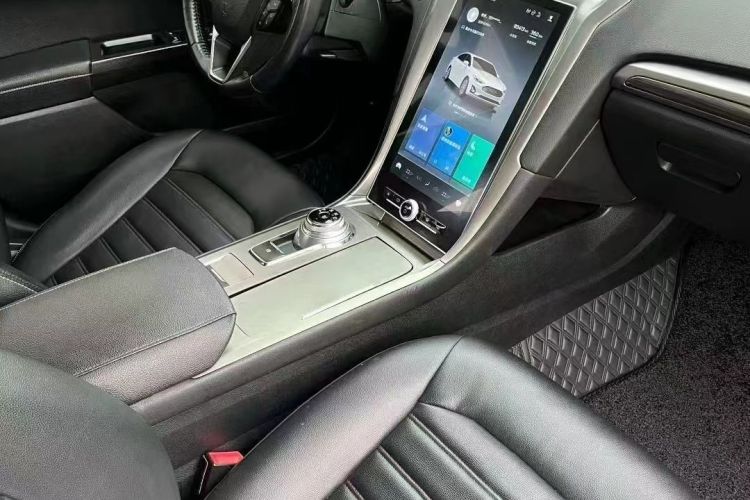 福特 蒙迪欧 2020款 EcoBoost 180 时尚型中控内饰7002