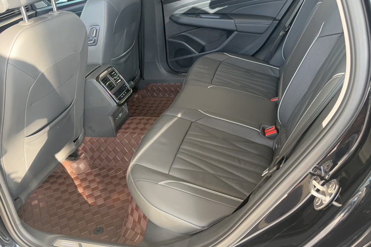 大众 帕萨特 2023款 改款 330TSI 豪华版中控内饰7001