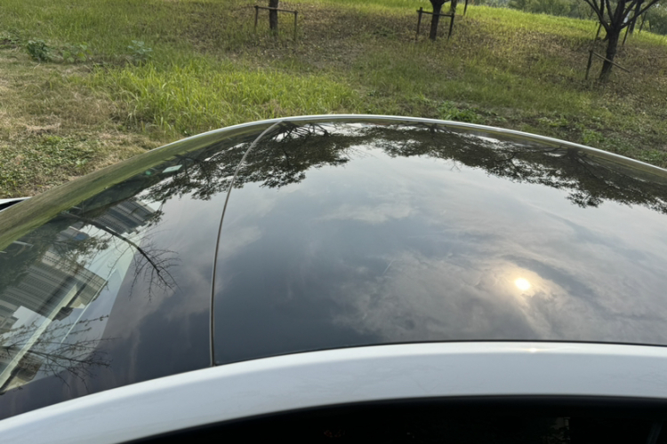 特斯拉 Model Y 2021款 标准续航后驱版局部细节57