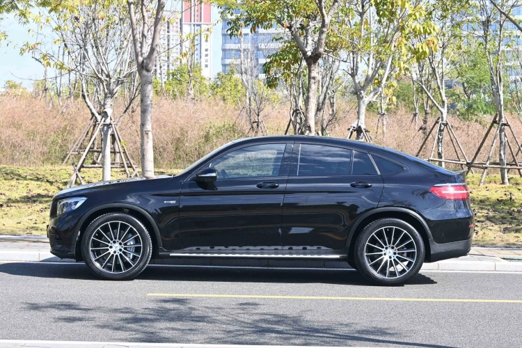 奔驰GLC轿跑 AMG 2017款 AMG GLC 43 4MATIC 轿跑SUV车身外观6003