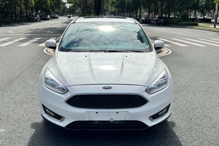 福特 福克斯 2015款 两厢 EcoBoost 180 自动精英型车身外观6004