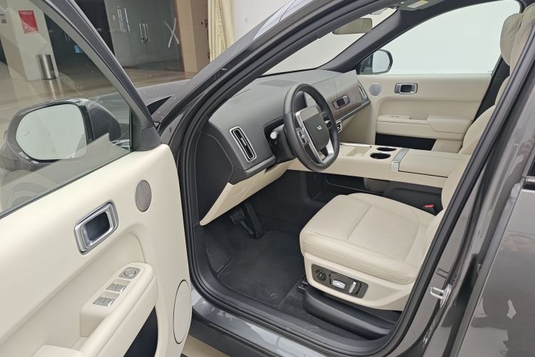 理想汽车 理想L9 2022款 Max中控内饰7003