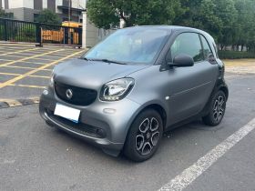 smart fortwo 2019款 0.9T 66千瓦硬顶风擎版 国VI