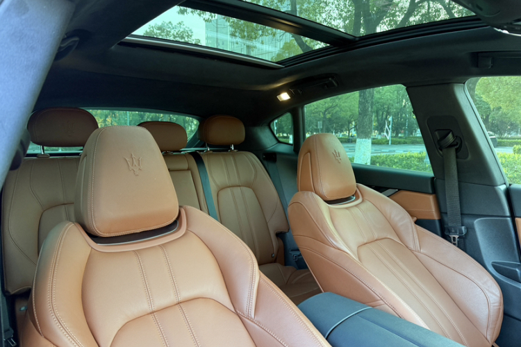 玛莎拉蒂 Levante 2022款 3.0T Modena中控内饰7004