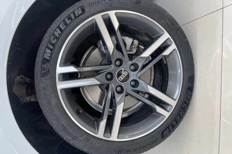 奥迪A4L 2022款 40 TFSI 豪华动感型车身外观6006