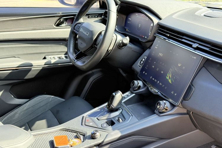 领克01 2021款 2.0TD 四驱暗夜版中控内饰7003