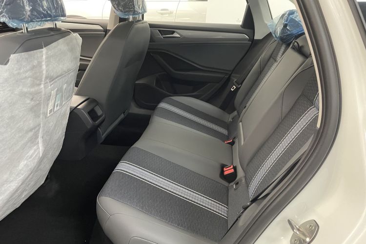 大众 速腾 2025款 改款 300TSI DSG飞越版中控内饰7003