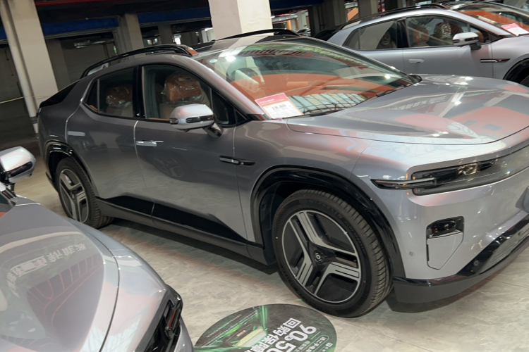 长安启源E07 2025款 纯电 四驱 90kWh Ultra高性能版车身外观6003