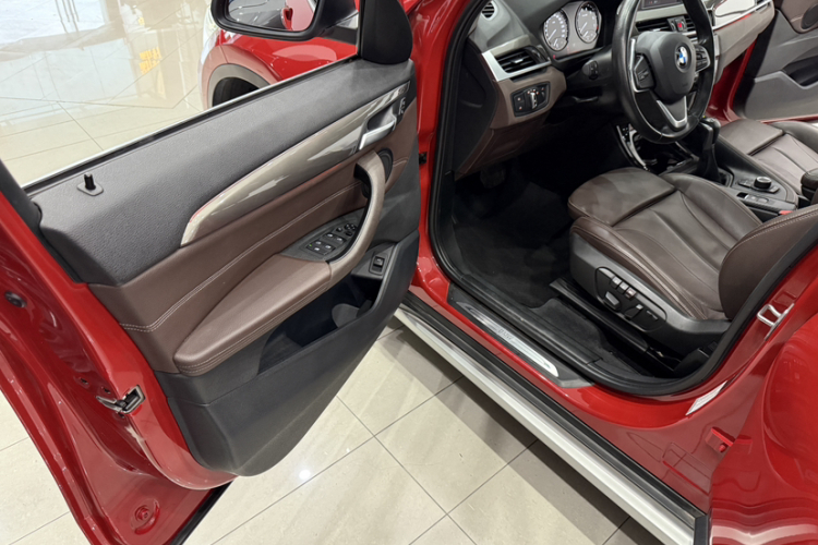 宝马X1 2019款 sDrive18Li 尊享型中控内饰7004