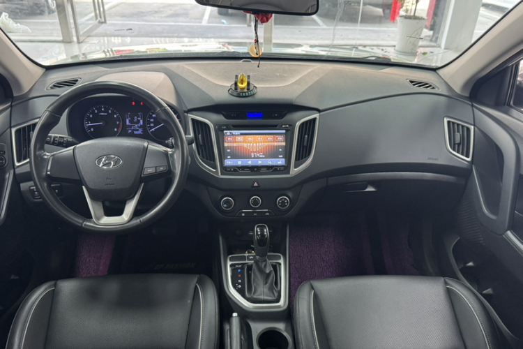 北京现代ix25 2015款 1.6L 自动两驱智能型GLS中控内饰7001