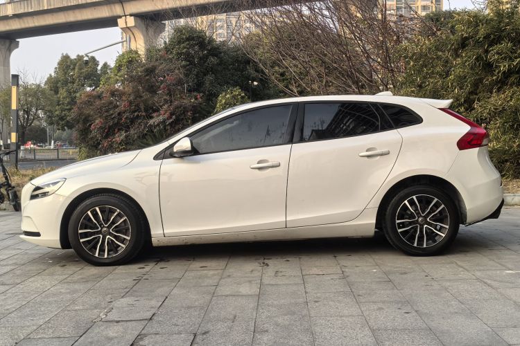 沃尔沃V40 2017款 T3 智逸版车身外观6003