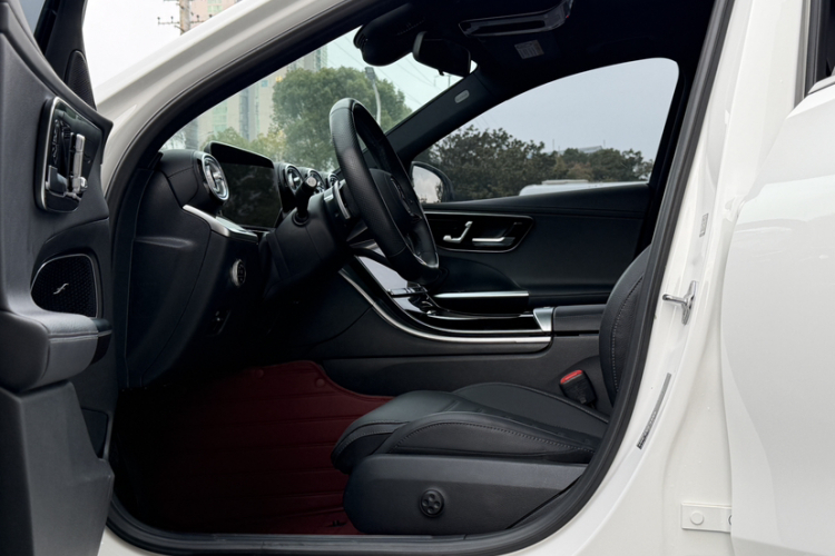 奔驰C级 2023款 C 260 L 运动版局部细节19