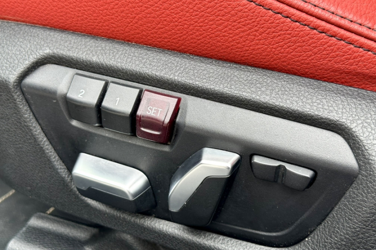 宝马3系 2019款 320i M运动曜夜版中控内饰7001