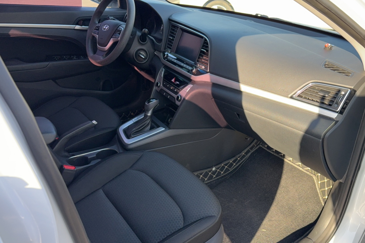 现代 领动 2016款 1.6L 自动智炫·精英型中控内饰7006