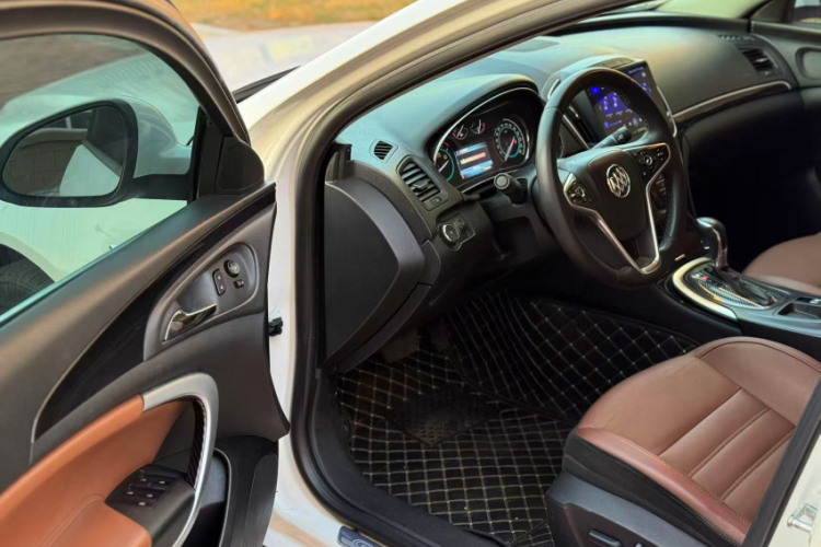 别克 君威 2014款 GS 2.0T 豪情运动版中控内饰7006