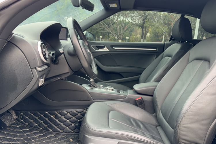 奥迪A3(进口) 2015款 Cabriolet 40 TFSI中控内饰7001