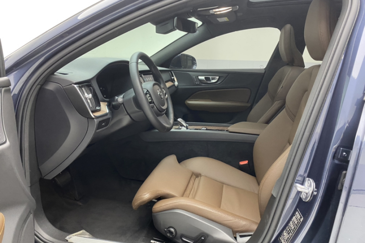 沃尔沃S60 2024款 B4 智远豪华版中控内饰7002