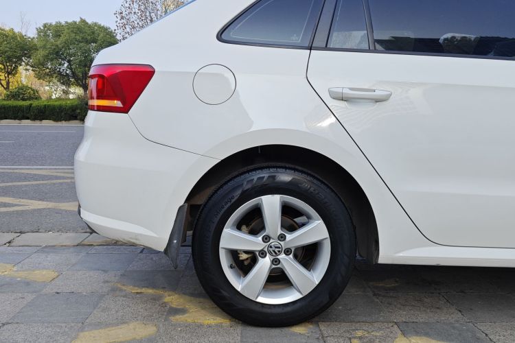 大众 朗行 2013款 1.6L 自动风尚型车身外观6008