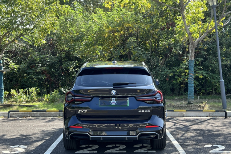 宝马iX3 2023款 领先型车身外观6008