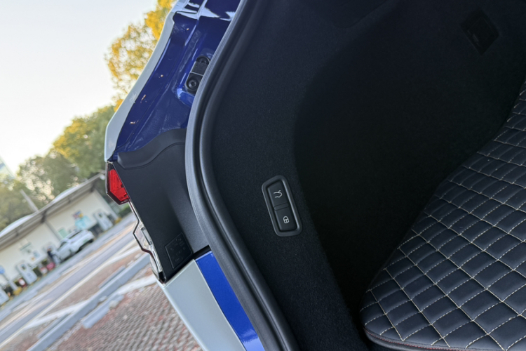 玛莎拉蒂 Levante 2022款 3.0T Modena车身外观6003