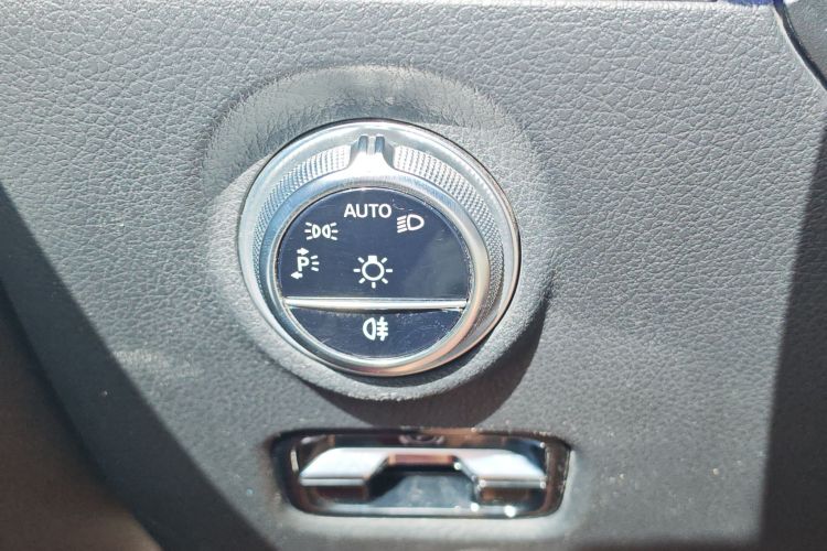 奔驰C级 2022款 改款 C 200 L 运动版中控内饰7005