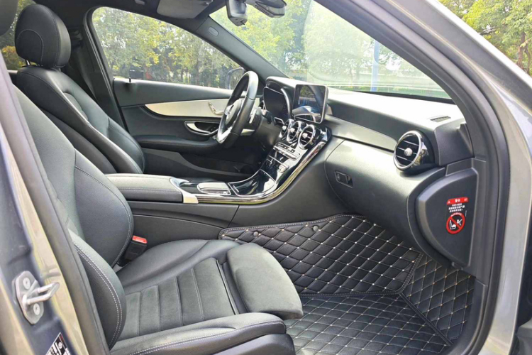 奔驰C级 2020款 C 260 运动版中控内饰7005