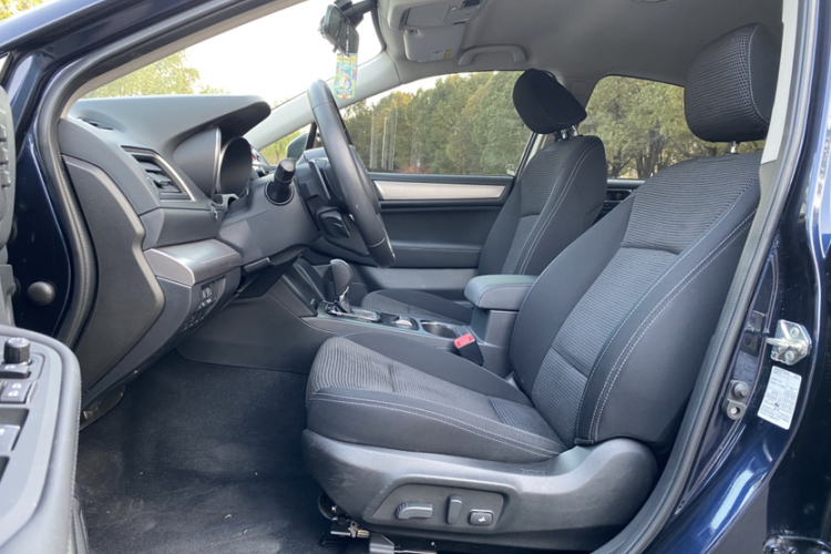 斯巴鲁 力狮 2020款 改款 2.5i 全驱风尚版局部细节19