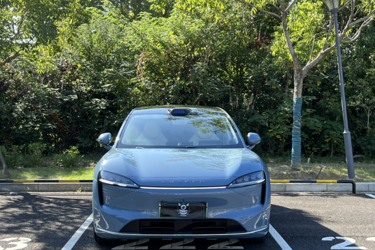 鸿蒙智行 智界R7 2024款 纯电 736km UItra车身外观6004