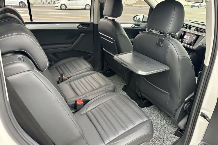 大众 2021款 途安L 280TSI DSG风尚版 7座中控内饰7013