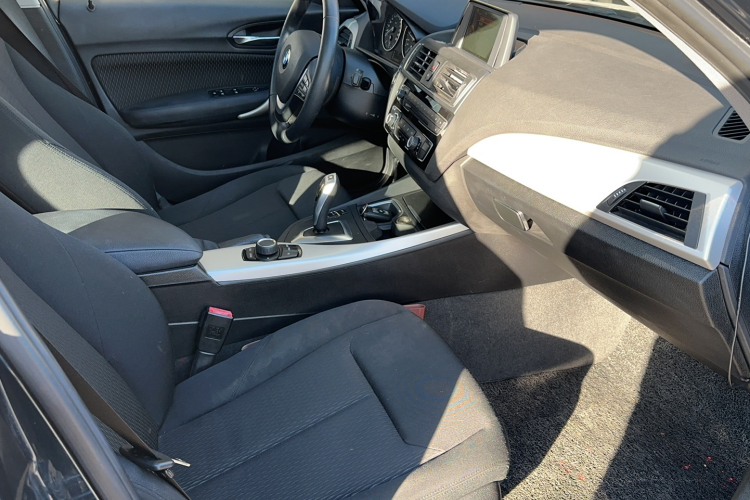 宝马1系(进口) 2016款 118i 领先型局部细节9007