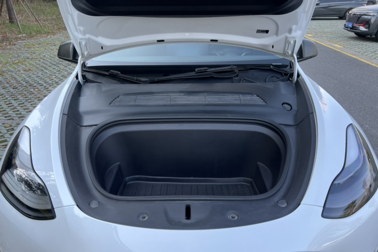 特斯拉 Model Y 2022款 后轮驱动版局部细节24