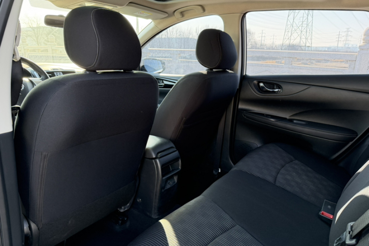 日产 骐达TIIDA 2021款 1.6L CVT酷动版中控内饰7003