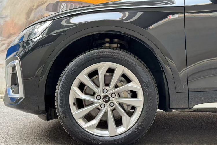 奥迪Q5L 2022款 改款 40T 豪华动感型车身外观6003