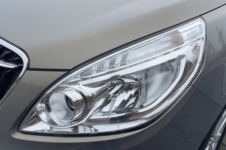 别克GL8 2017款 25S 舒适型 国V局部细节36