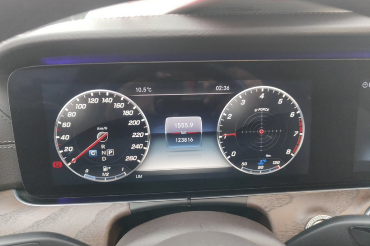 奔驰E级 2019款 E 300 L 时尚型中控内饰15