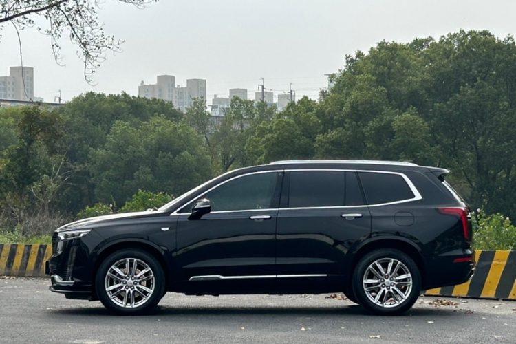 凯迪拉克XT6 2022款 2.0T 六座四驱豪华120周年限量版车身外观6002