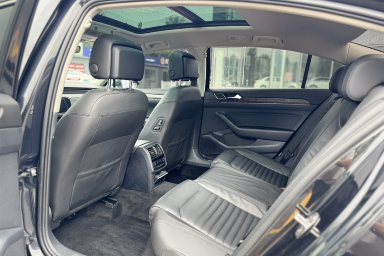 大众 迈腾 2019款 330TSI DSG 豪华型 国VI中控内饰7007