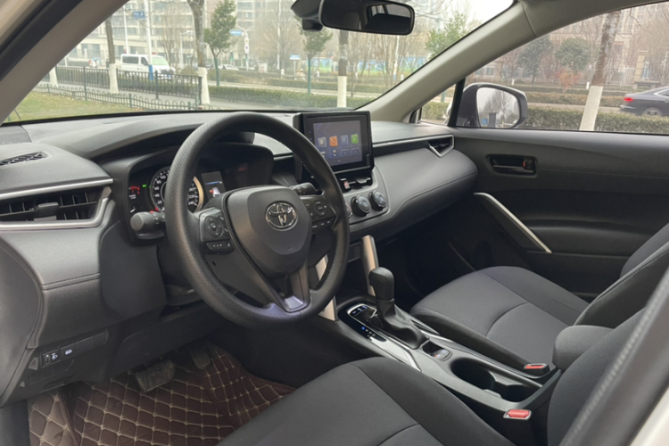 丰田 卡罗拉锐放 2022款 2.0L 先锋版中控内饰7007