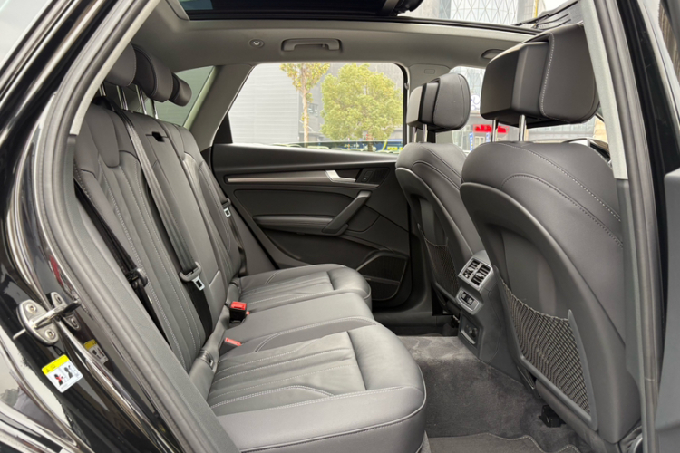 奥迪Q5L 2022款 45T 豪华动感型中控内饰7002