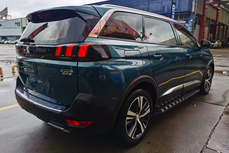 标致5008 2017款 380THP 7座精英版车身外观6004