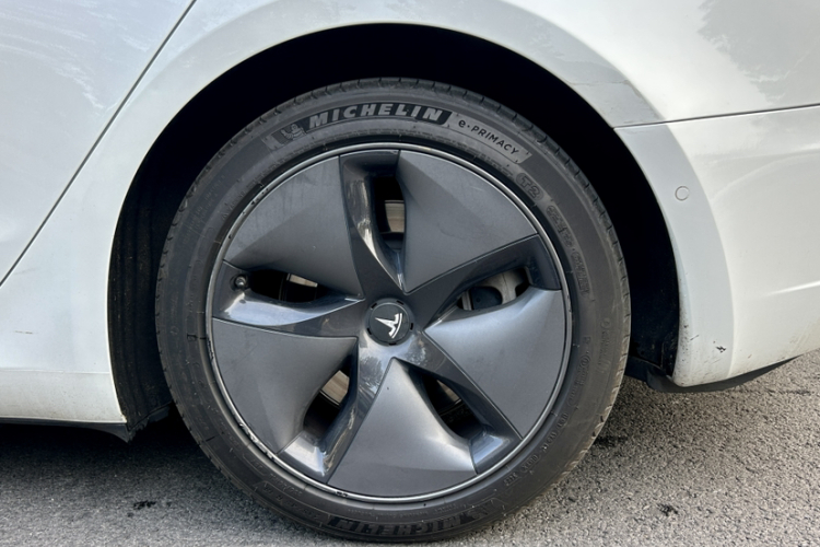 特斯拉 Model 3(进口) 2019款 标准续航后驱升级版(60度)车身外观6006