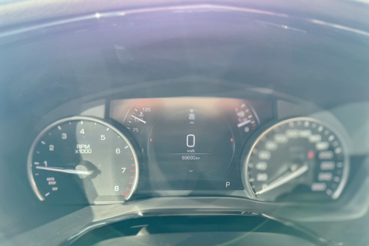 凯迪拉克XT5 2018款 25T 豪华型中控内饰15