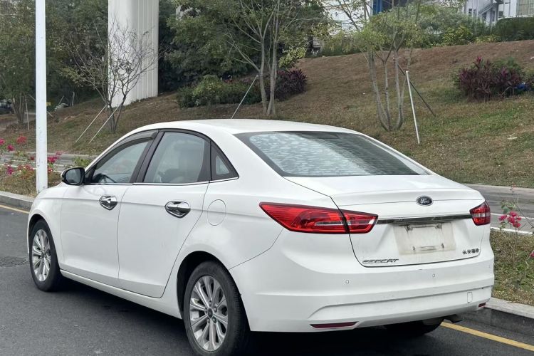 福特 福睿斯 2015款 1.5L 手动时尚型车身外观6004