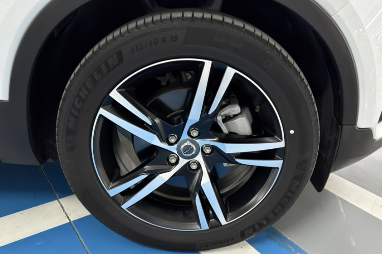 沃尔沃XC40 2021款 T5 四驱智雅运动版中控内饰7014