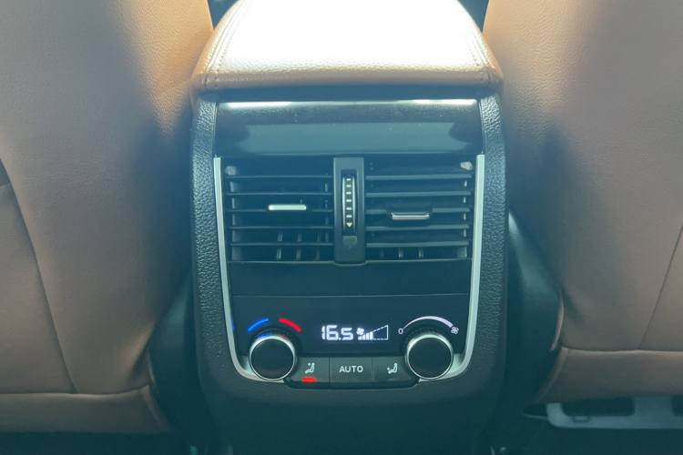 宝沃BX7 2018款 28T 两驱质享型 5座 国VI中控内饰7004