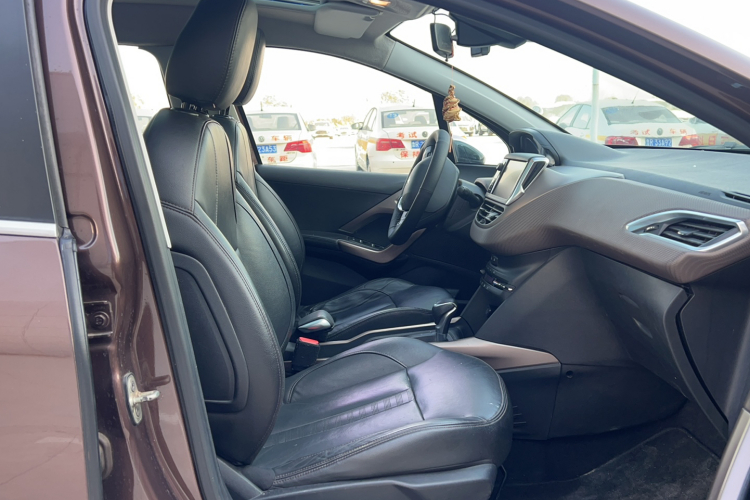 标致2008 2014款 1.6L 自动领航版局部细节41