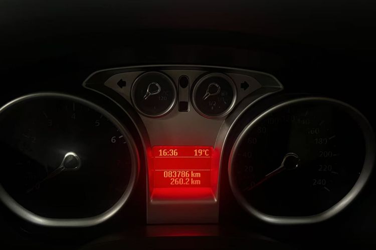 福特 福克斯 2013款 两厢经典 1.8L 自动时尚型中控内饰7004